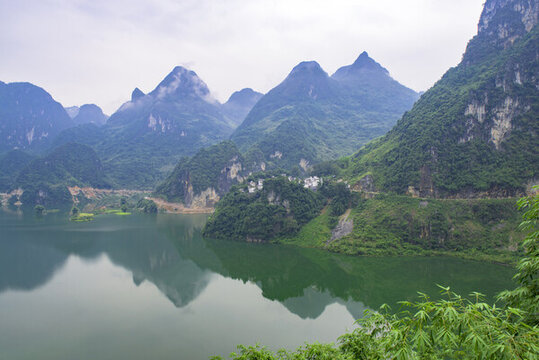 湖泊水庫(kù)寧?kù)o風(fēng)景