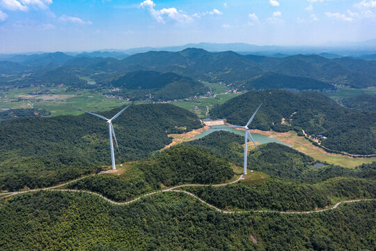 航拍湖南長沙寧鄉(xiāng)羅仙寨風(fēng)電場