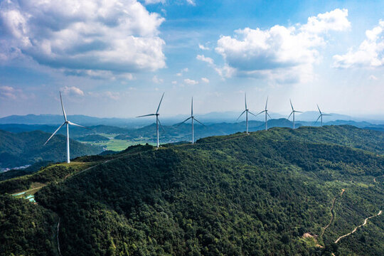 航拍湖南長沙寧鄉(xiāng)羅仙寨風(fēng)電場