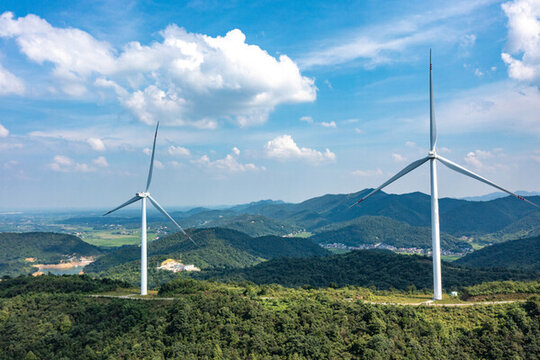 航拍湖南長沙寧鄉(xiāng)羅仙寨風(fēng)電場
