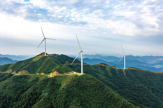 航拍湖南長沙寧鄉(xiāng)古山峰風(fēng)電場