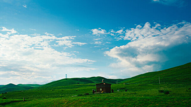 天空草地自然風(fēng)景