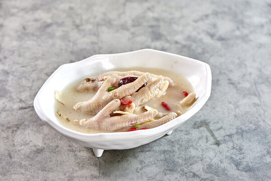 滋補(bǔ)藥膳雞腳