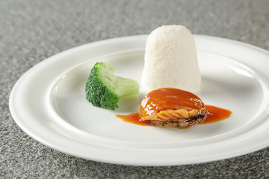 鮑魚(yú)扣飯