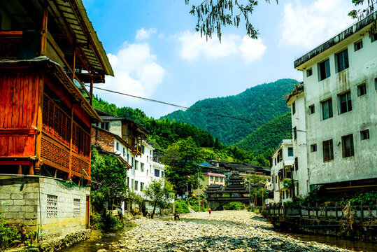 桂林市臨桂黃沙瑤族鄉(xiāng)小鎮(zhèn)