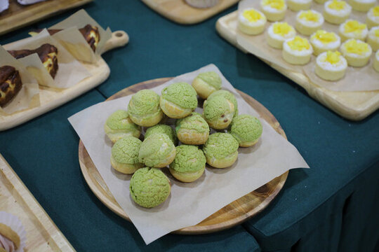 活動(dòng)甜品臺(tái)