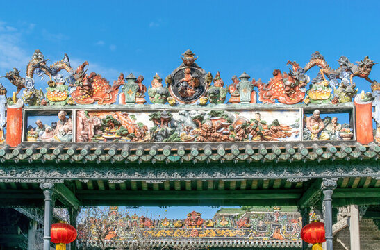 嶺南古建筑屋頂陶塑裝飾