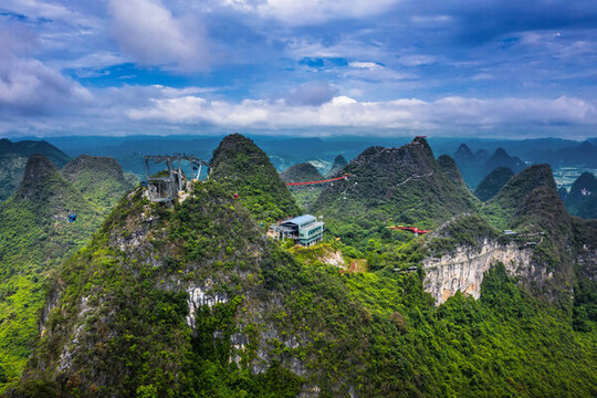 廣西桂林陽朔如意峰景區(qū)纜車