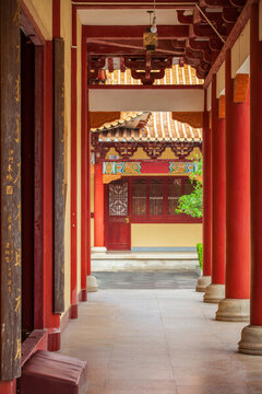 寺廟走廊