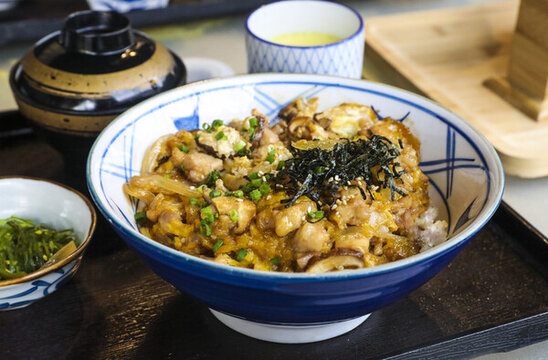 日式料理雞肉蓋飯定食套餐