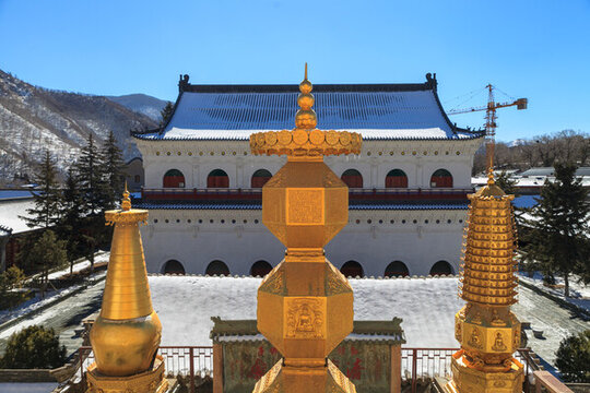 五臺山顯通寺銅塔佛像經(jīng)字塔