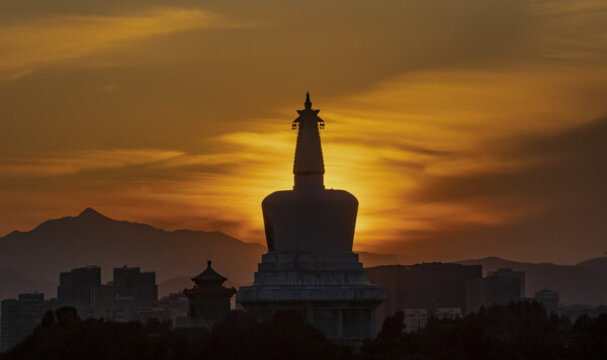 北塔夕陽(yáng)