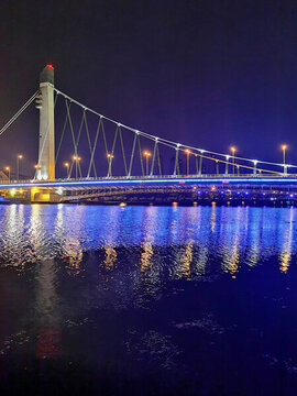 天津海河夜景建筑橋梁波光倒影