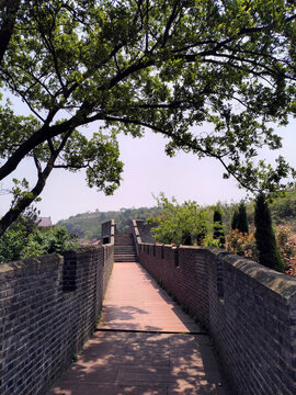 江蘇宜興丁蜀鎮(zhèn)大潮山小長城
