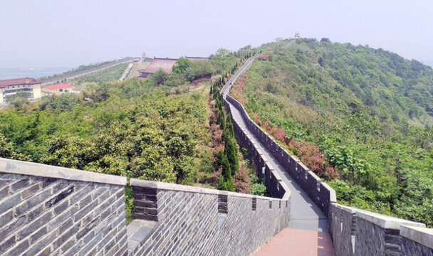 江蘇宜興丁蜀鎮(zhèn)大潮山小長(zhǎng)城