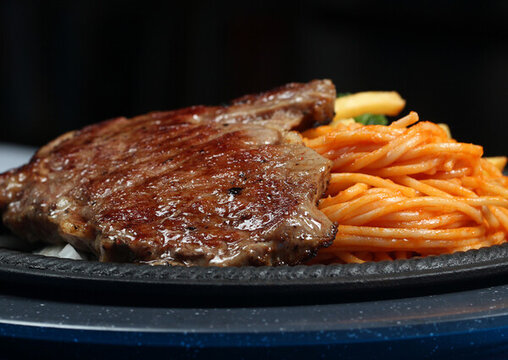 鐵板肉眼牛扒