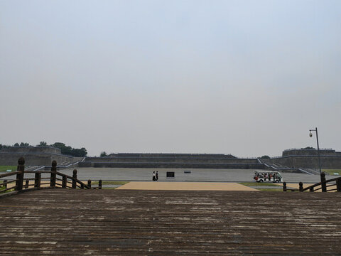 大明宮遺址公園內(nèi)景