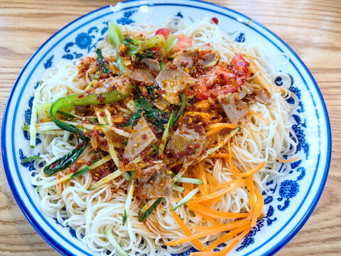 牛肉涼面