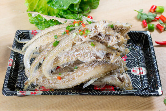 酥炸小魚