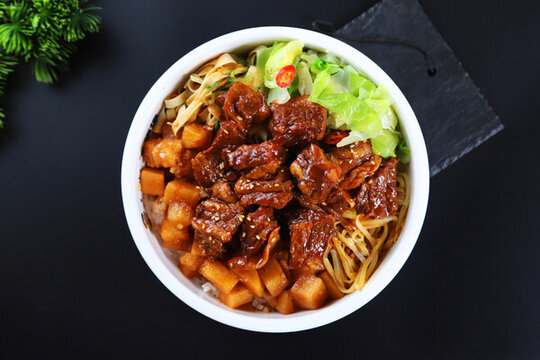 牛腩飯