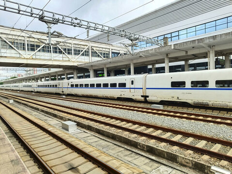 軌道上動(dòng)車