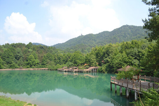 百丈峰水庫湖泊