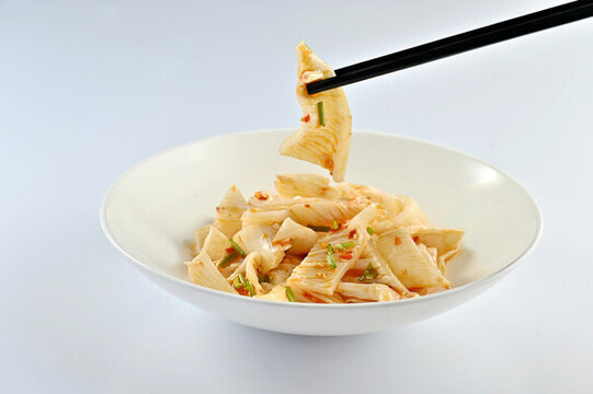 魚(yú)膠