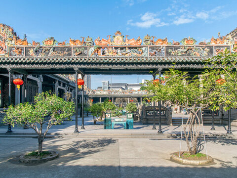 廣州陳家祠裝飾灰塑瓦脊