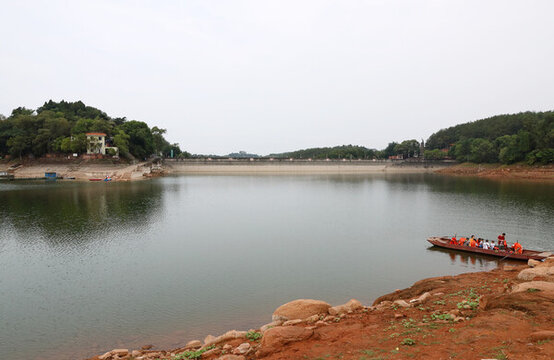 水庫大壩