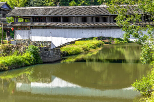 坪坦風(fēng)雨橋