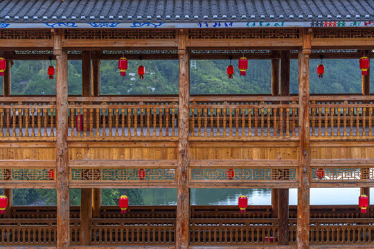 木結(jié)構(gòu)廊橋走道