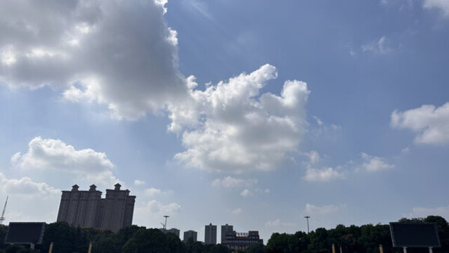 藍(lán)天白云
