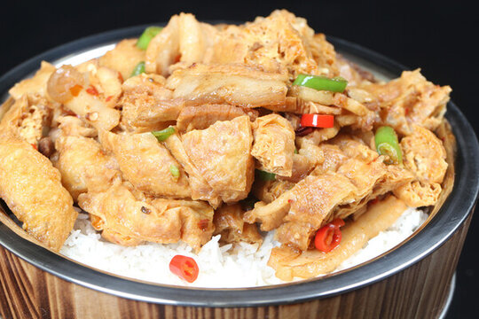 豆腐泡燒肉木桶飯