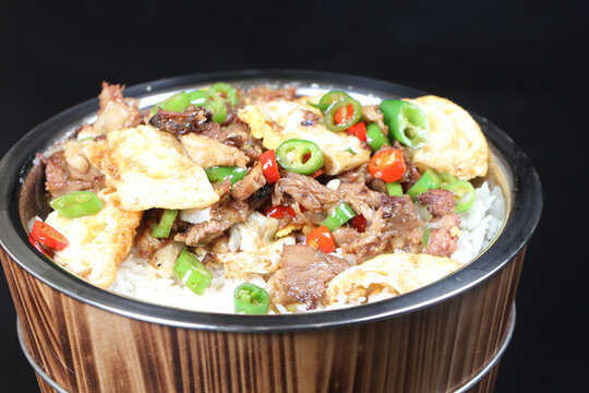 雞蛋拆骨肉飯