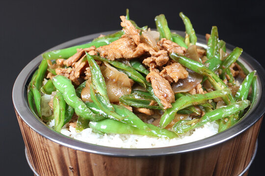 青椒炒肉飯