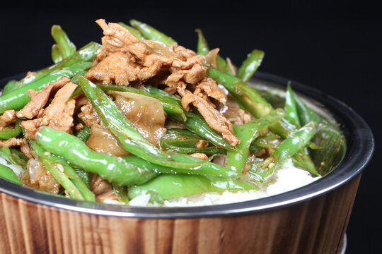 青椒炒肉飯