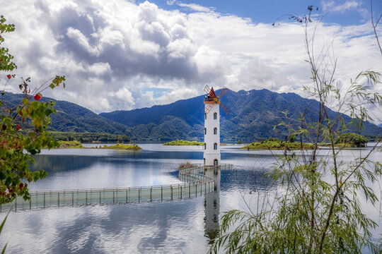 網(wǎng)紅燈塔