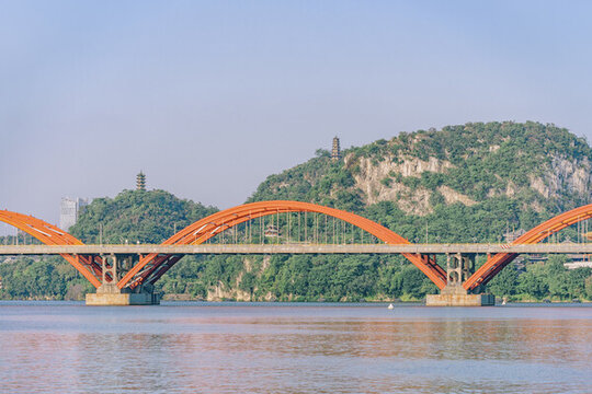 中国广西柳州山水文惠桥蟠龙山