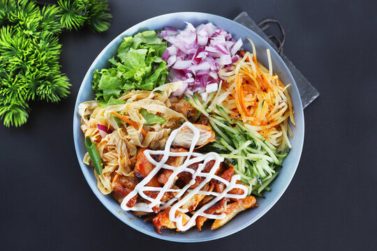 沙拉烤肉飯