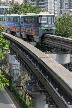 跨座式单轨列车重庆轻轨2号线