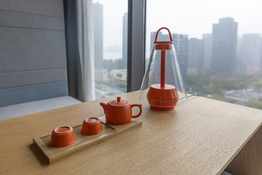 窗邊的茶具