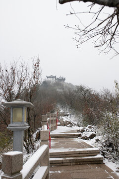 秦余積雪