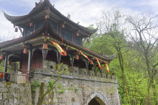 都江堰松茂古道宣威門(mén)城樓