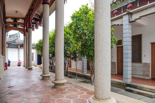 廈門集美學(xué)村歸來(lái)園廊柱建筑