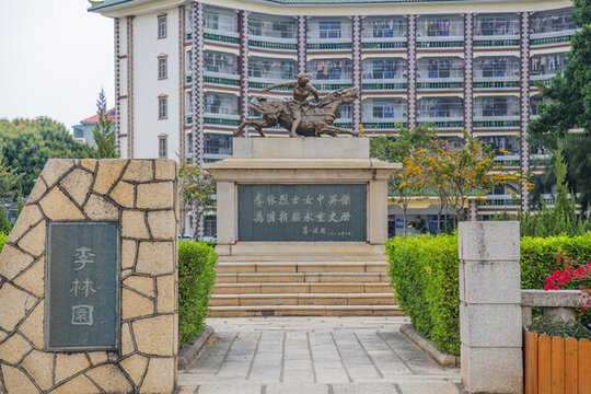 廈門集美學(xué)村李林園與雕塑