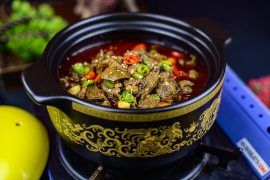 砂鍋帶皮驢肉