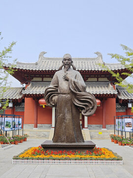 狄仁杰塑像