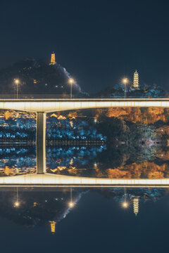 廣西柳州蟠龍雙塔夜景