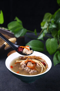 人參雞湯