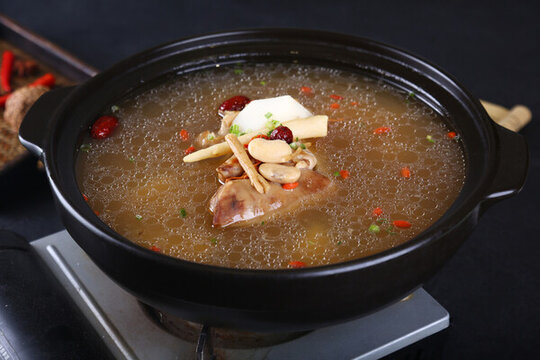 養(yǎng)生豬蹄湯